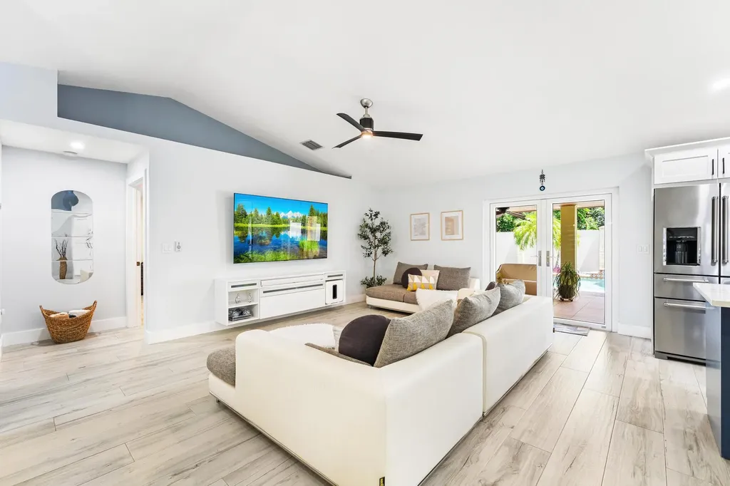 1750 17th Avenue N Lake Worth Beach FL 33460