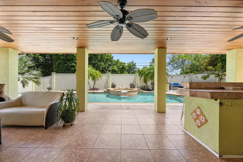 1750 17th Avenue N Lake Worth Beach FL 33460