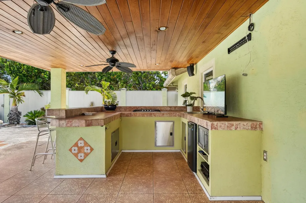 1750 17th Avenue N Lake Worth Beach FL 33460