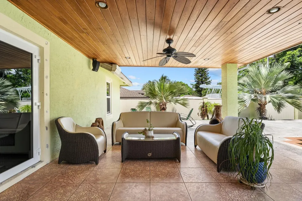 1750 17th Avenue N Lake Worth Beach FL 33460
