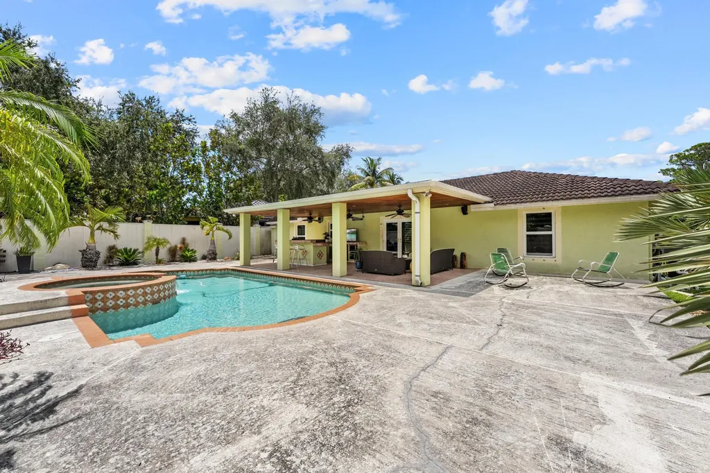 1750 17th Avenue N Lake Worth Beach FL 33460