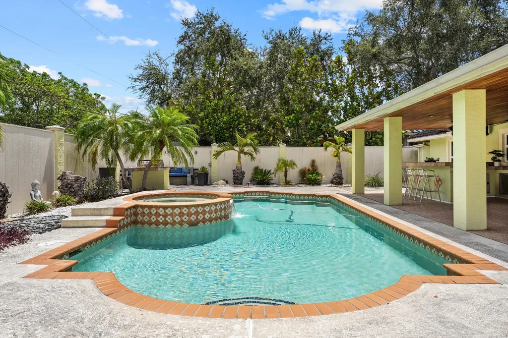 1750 17th Avenue N Lake Worth Beach FL 33460