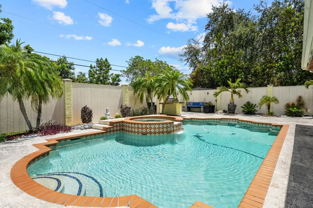 1750 17th Avenue N Lake Worth Beach FL 33460