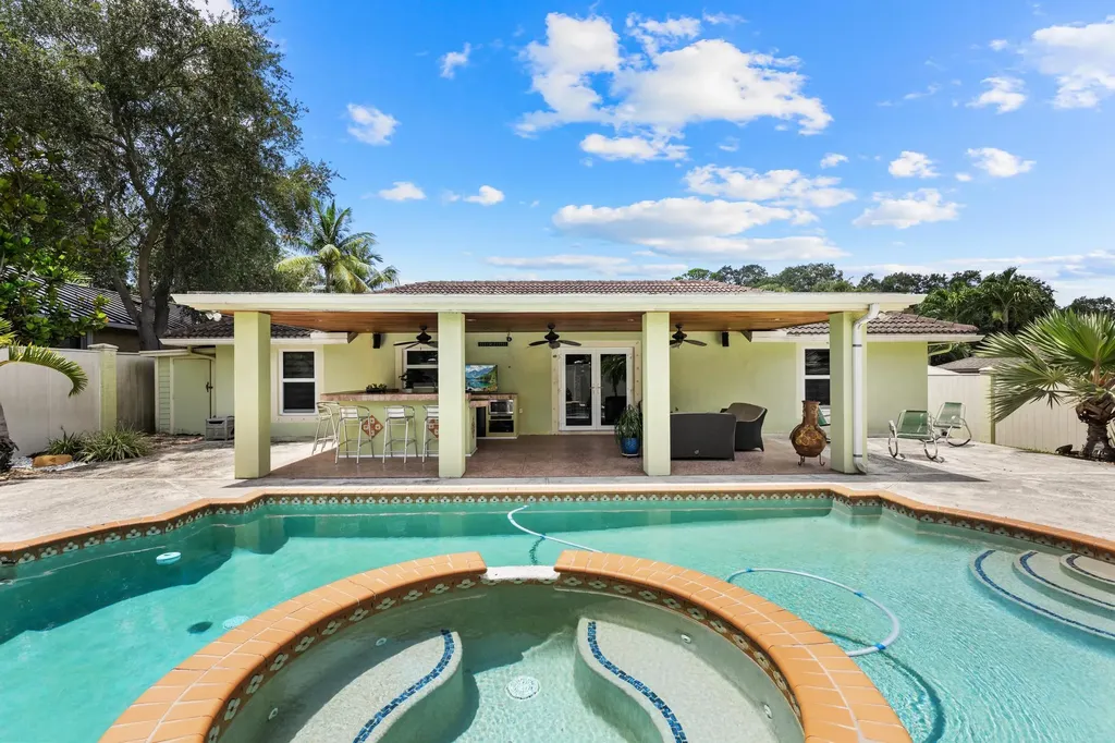 1750 17th Avenue N Lake Worth Beach FL 33460