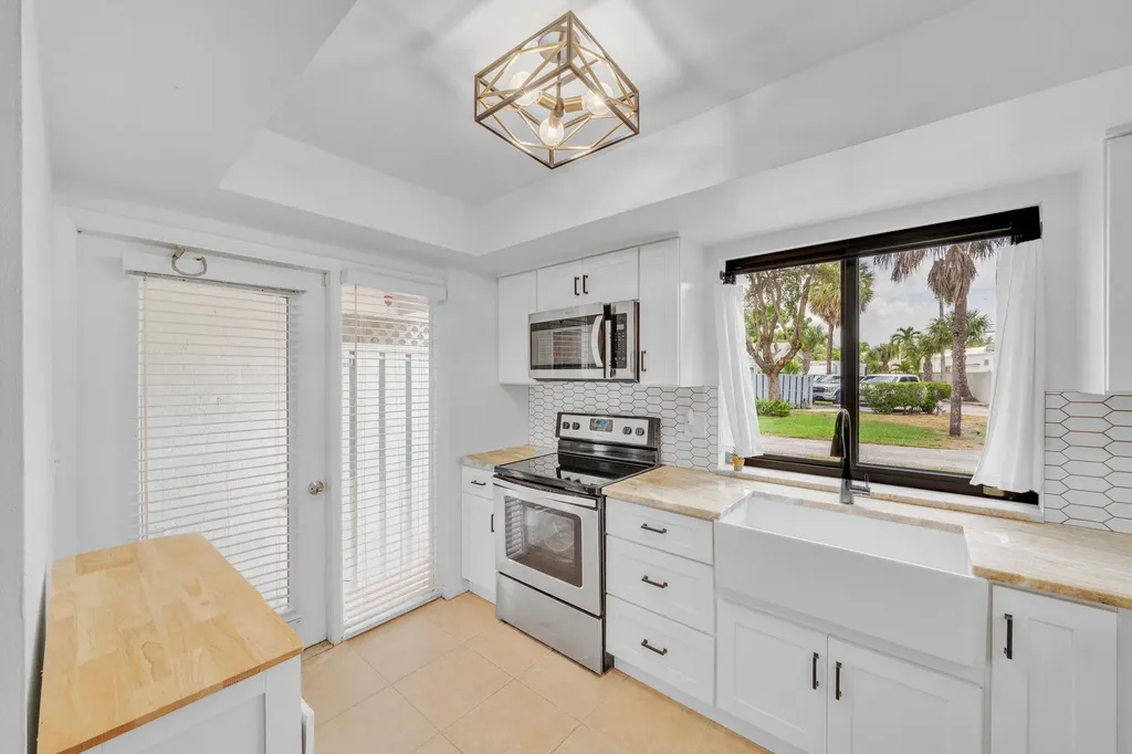 235 NW 15th Street Boca Raton FL 33432