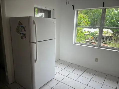 231 SW 8th Street Dania Beach FL 33004