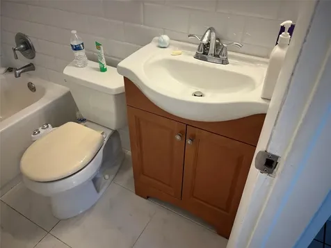 231 SW 8th Street Dania Beach FL 33004