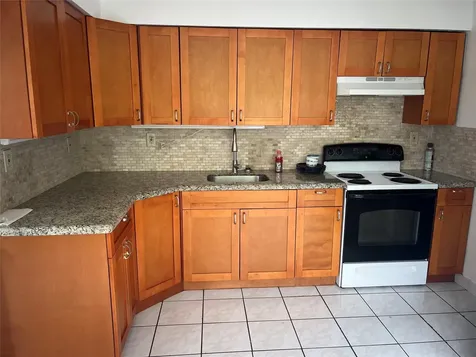 231 SW 8th Street Dania Beach FL 33004