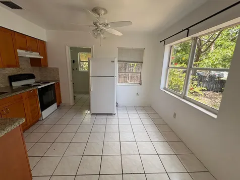 231 SW 8th Street Dania Beach FL 33004