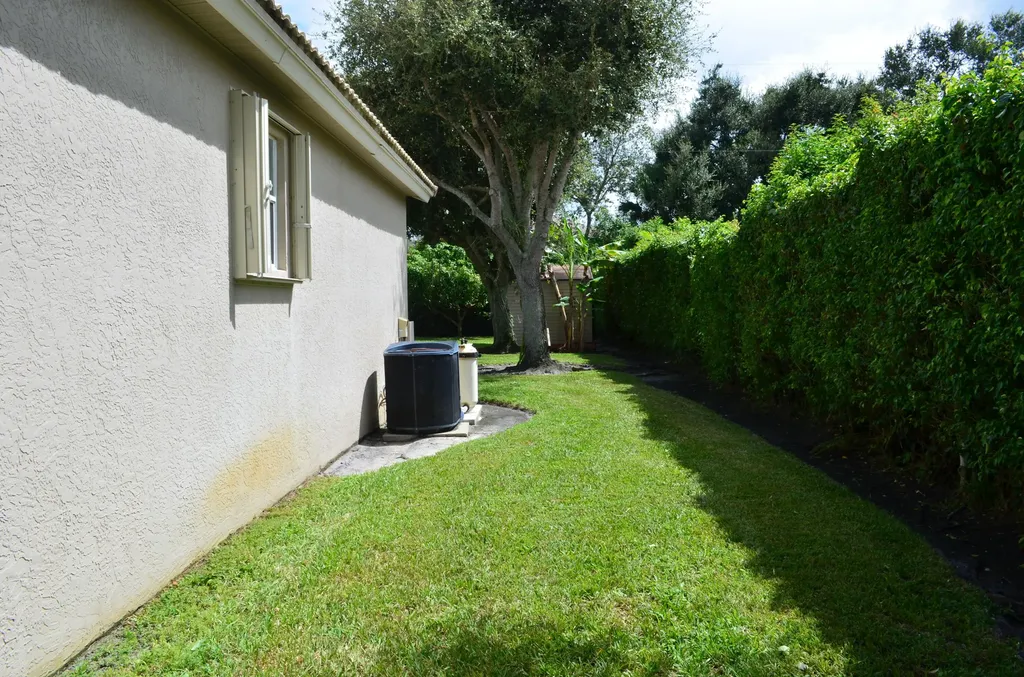 9242 Olmstead Drive Lake Worth FL 33467