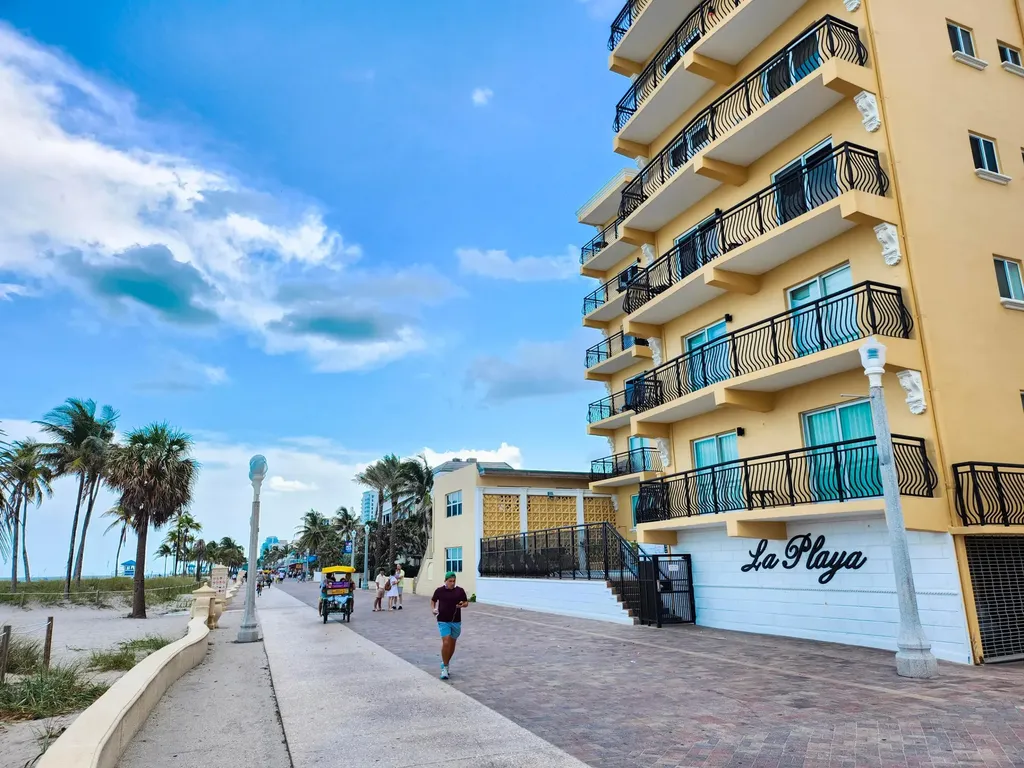 1815 N Surf Road Hollywood FL 33019