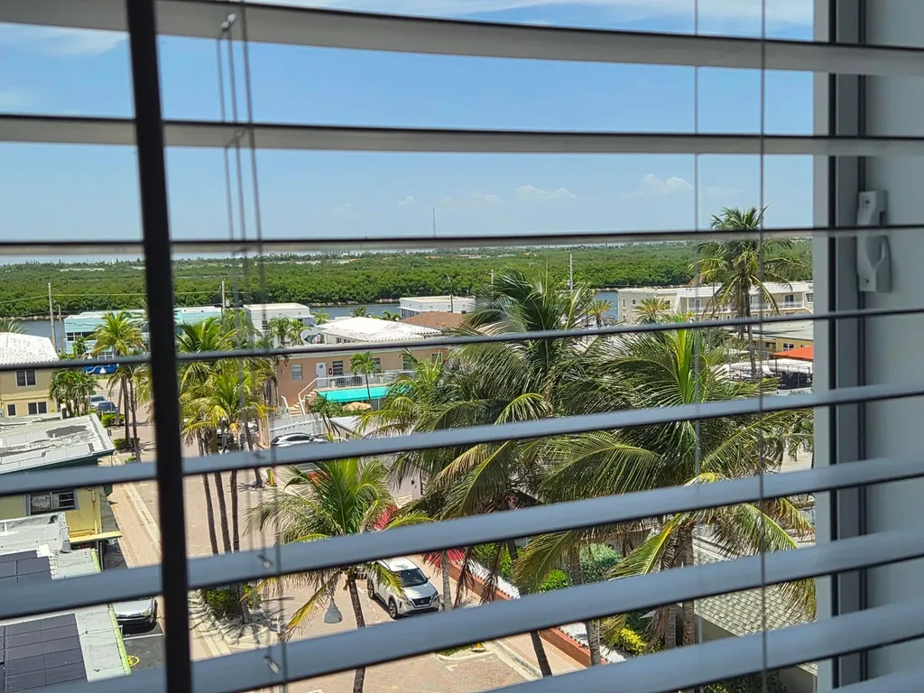 1815 N Surf Road Hollywood FL 33019