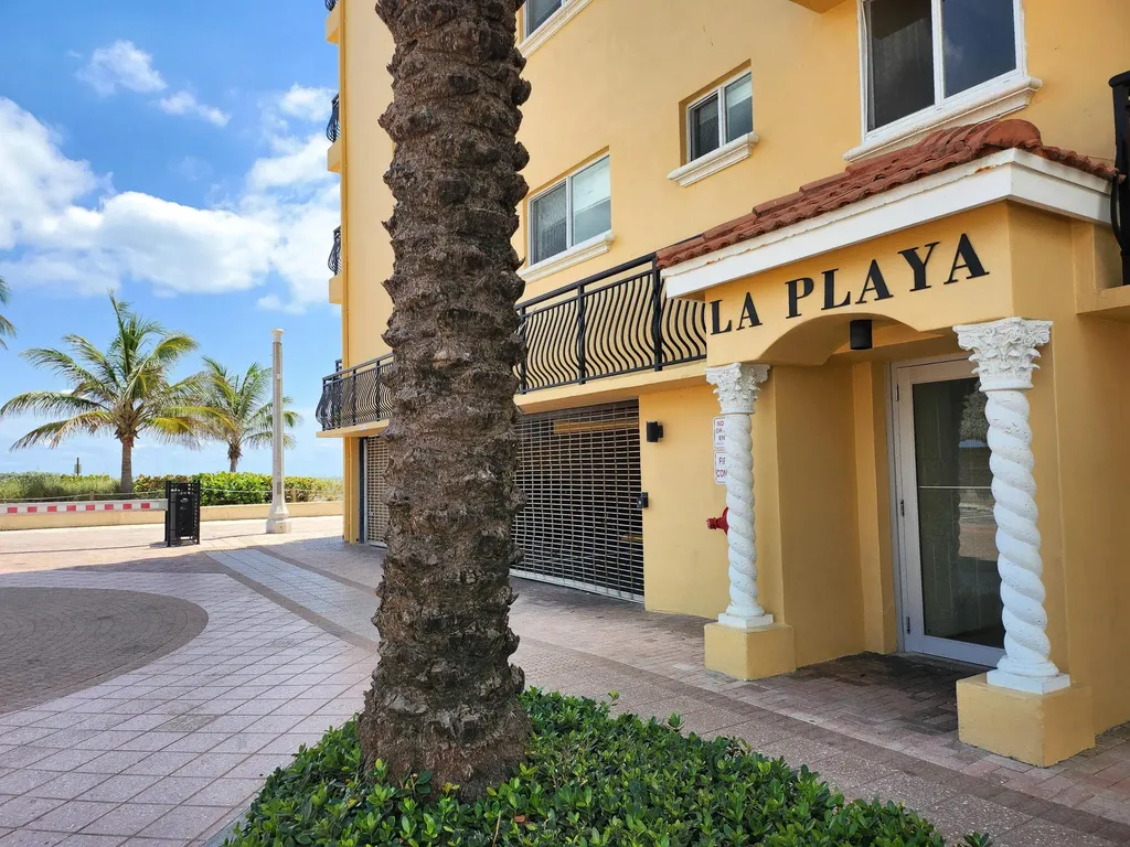 1815 N Surf Road Hollywood FL 33019