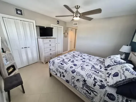 1815 N Surf Road Hollywood FL 33019