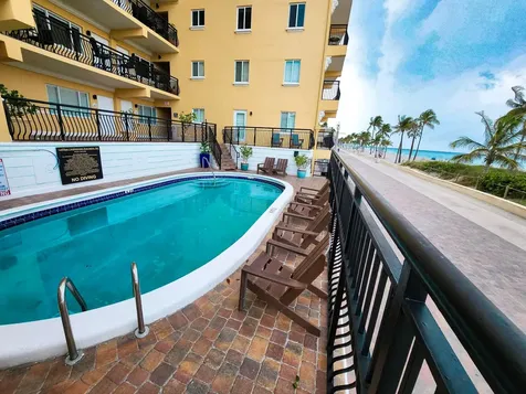 1815 N Surf Road Hollywood FL 33019