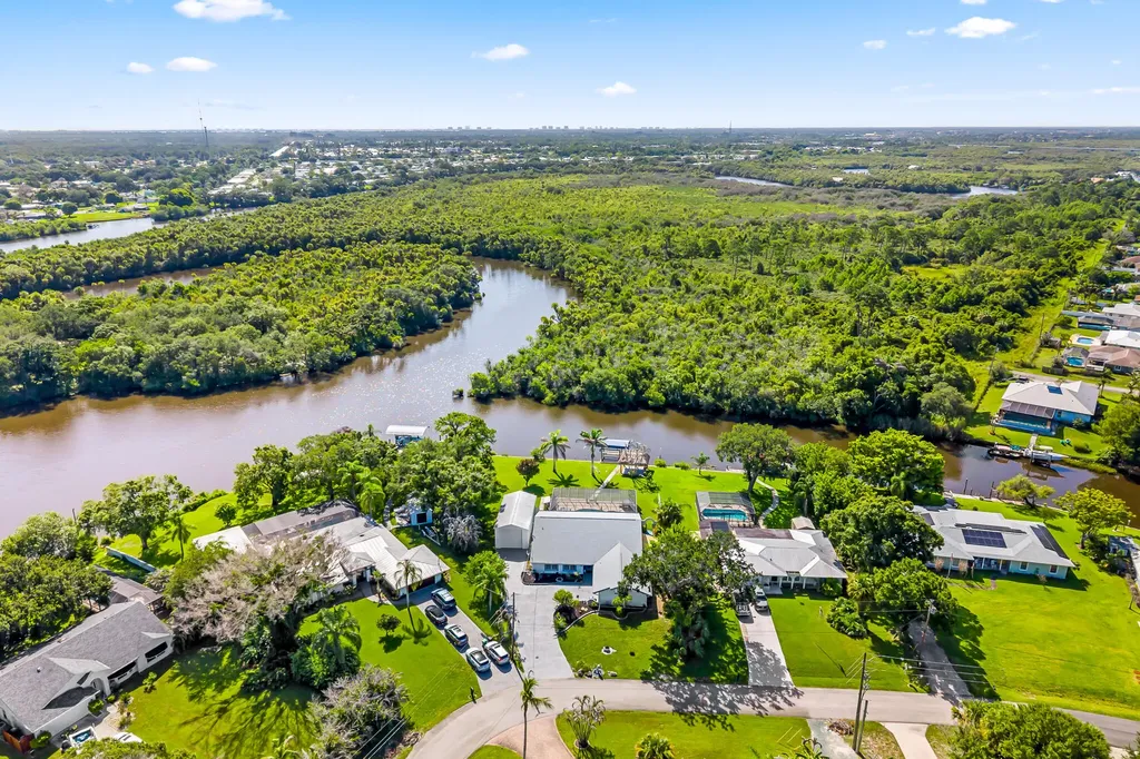 446 S Naranja Avenue Port St Lucie FL 34983