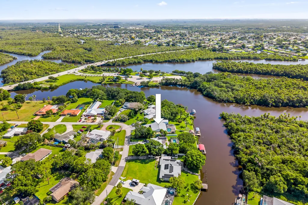 446 S Naranja Avenue Port St Lucie FL 34983