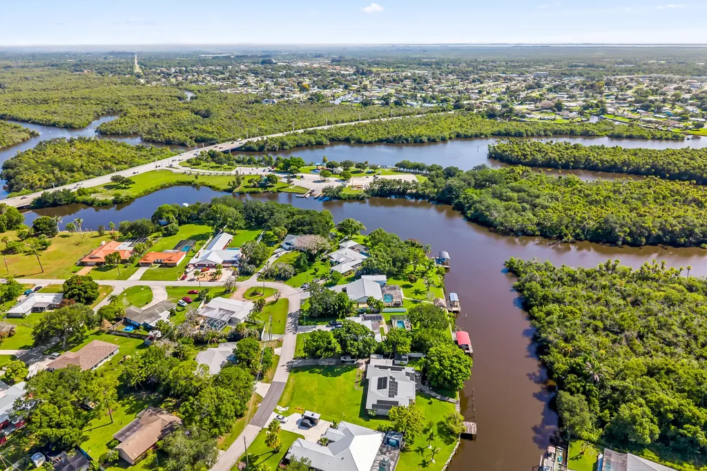 446 S Naranja Avenue Port St Lucie FL 34983