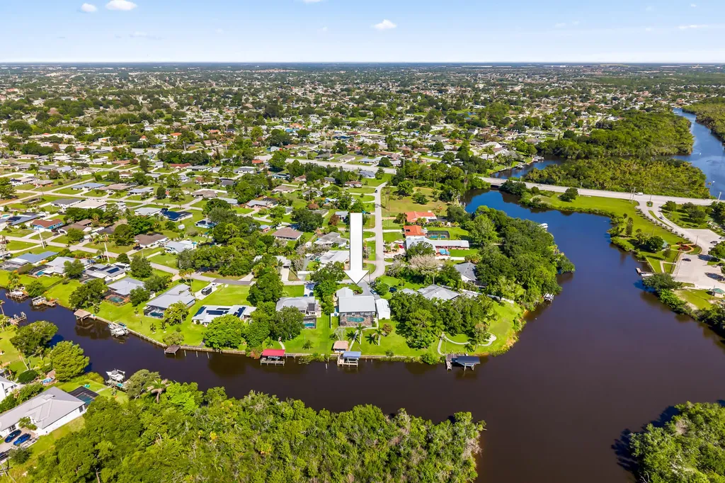 446 S Naranja Avenue Port St Lucie FL 34983