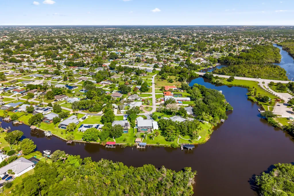 446 S Naranja Avenue Port St Lucie FL 34983