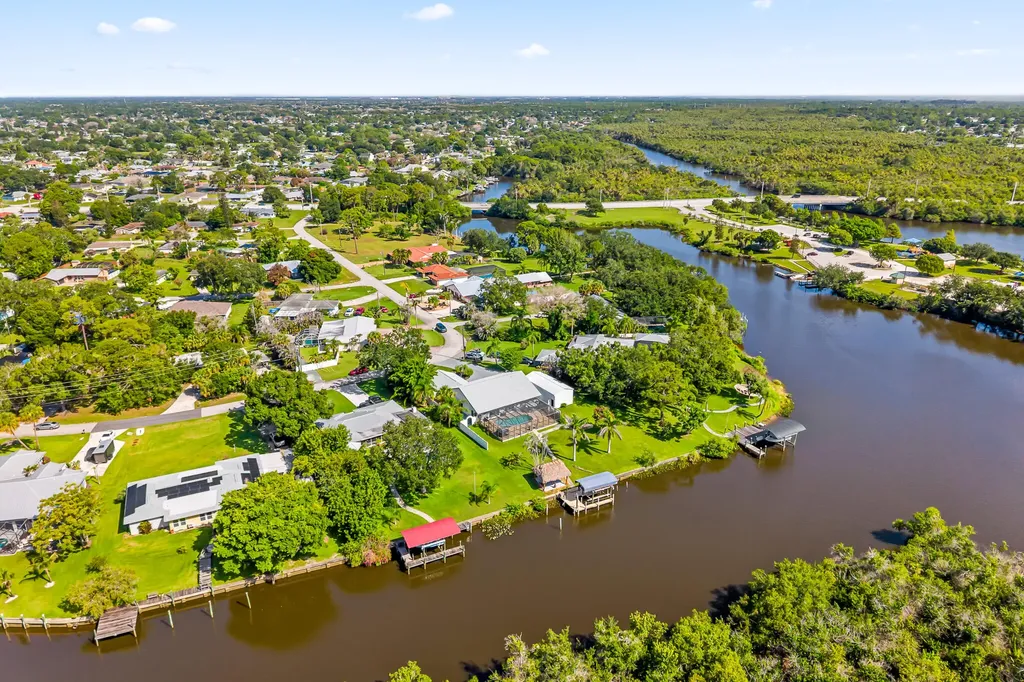 446 S Naranja Avenue Port St Lucie FL 34983