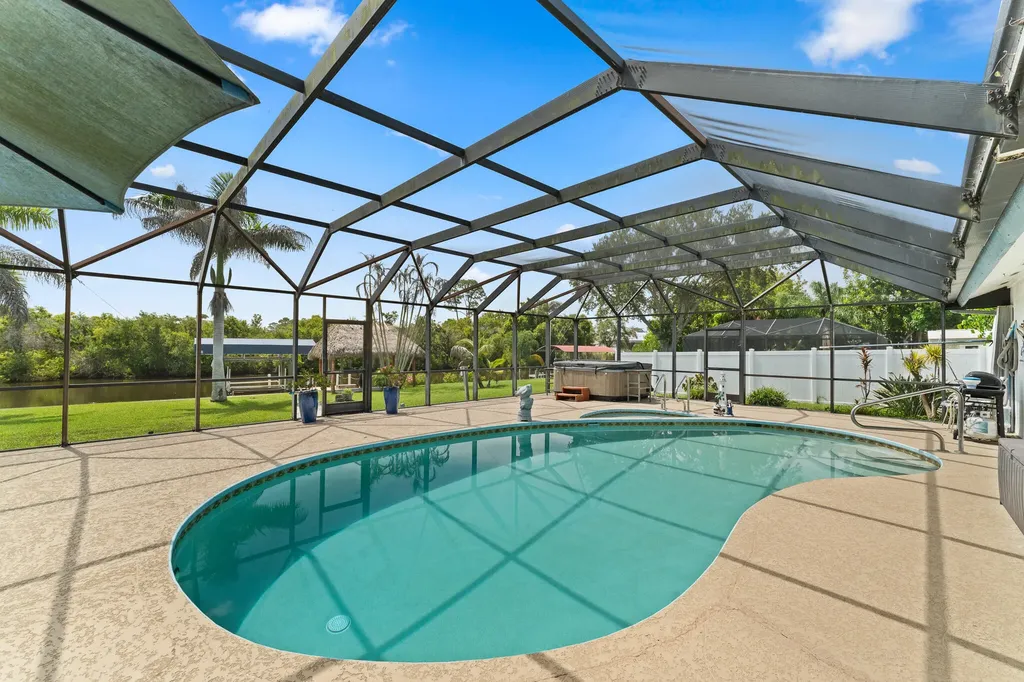 446 S Naranja Avenue Port St Lucie FL 34983