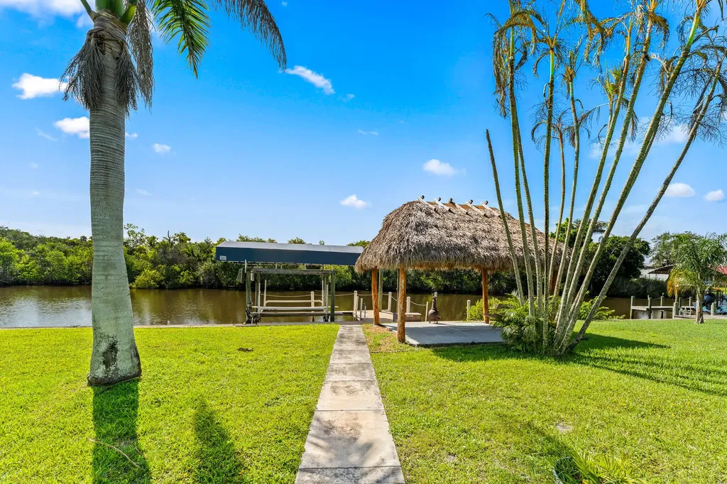 446 S Naranja Avenue Port St Lucie FL 34983
