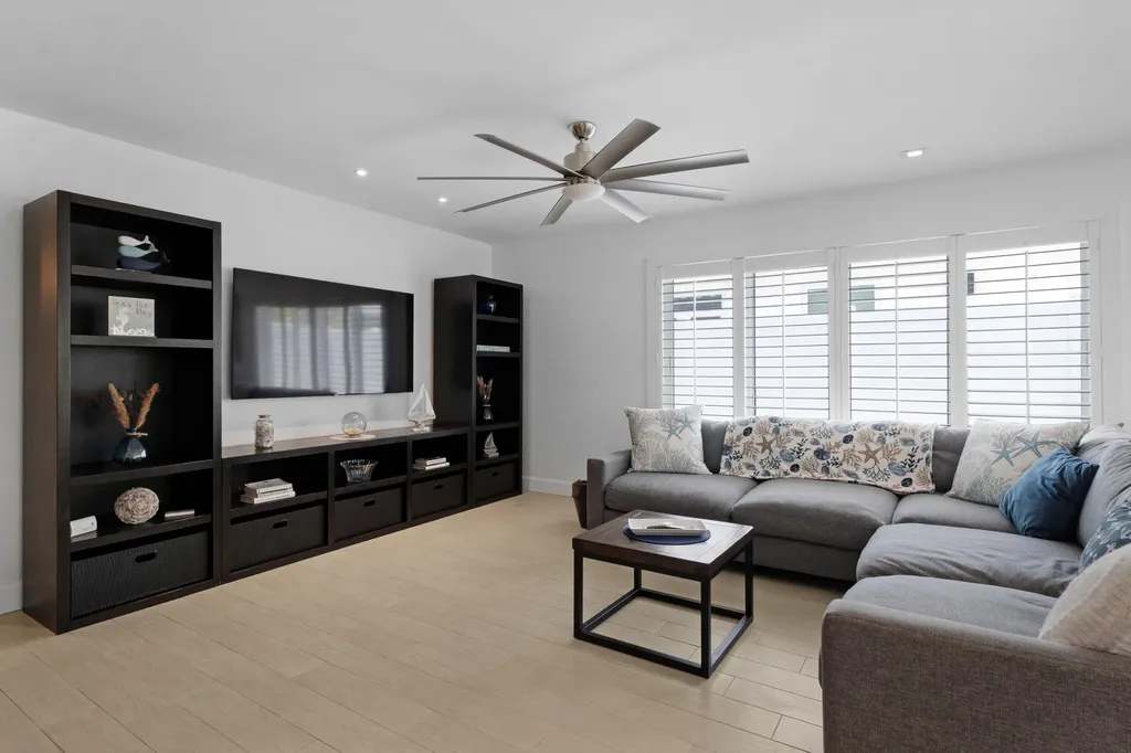 3319 NE 18th Street Fort Lauderdale FL 33305
