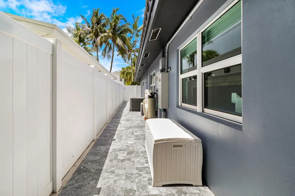 3319 NE 18th Street Fort Lauderdale FL 33305