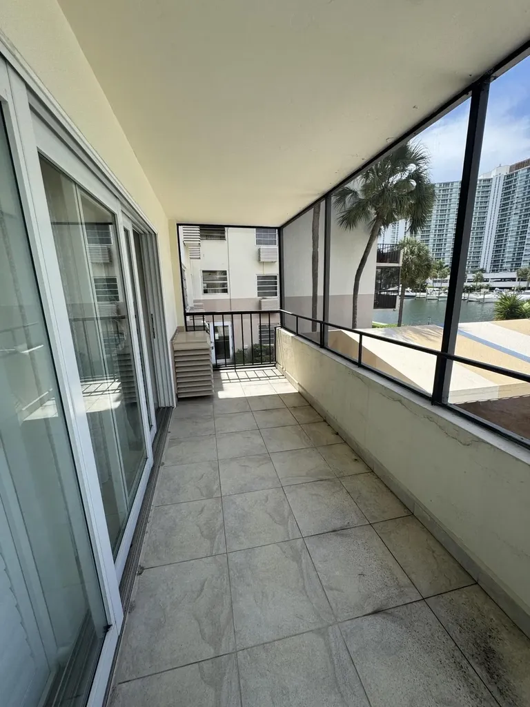 220 Kings Point Drive Sunny Isles Beach FL 33160