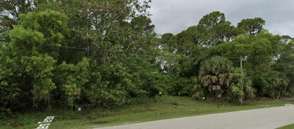 850 SE Walters Terrace Port St Lucie FL 34983