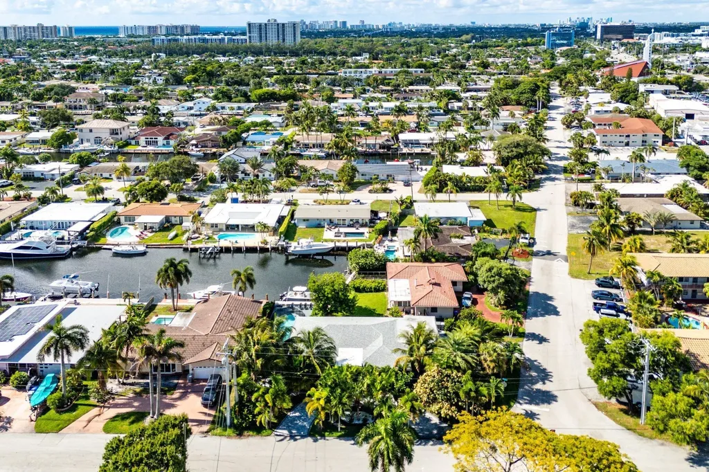 2200 SE 9th Street Pompano Beach FL 33062