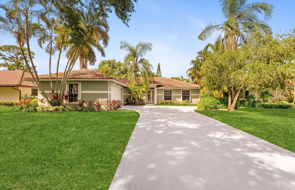 4 Glengary Road Palm Beach Gardens FL 33418