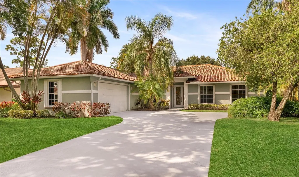 4 Glengary Road Palm Beach Gardens FL 33418