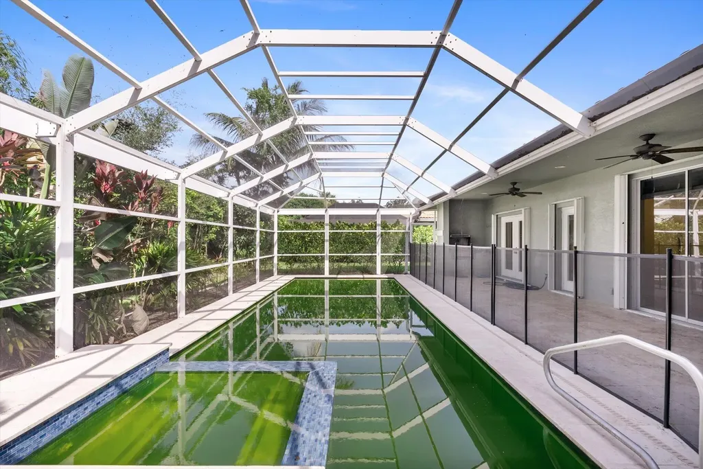 4 Glengary Road Palm Beach Gardens FL 33418