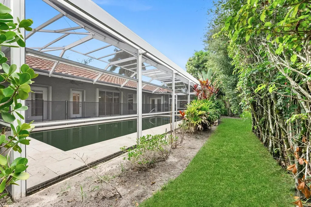4 Glengary Road Palm Beach Gardens FL 33418