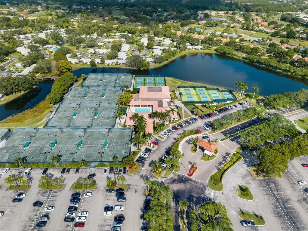 4 Glengary Road Palm Beach Gardens FL 33418