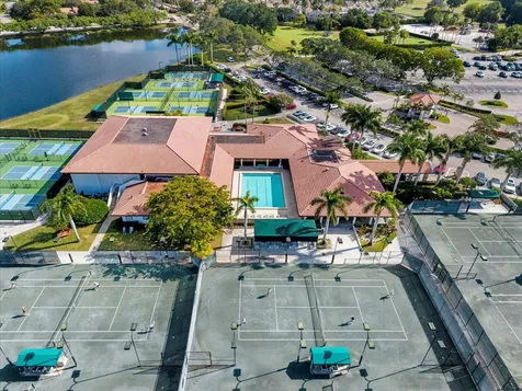 4 Glengary Road Palm Beach Gardens FL 33418