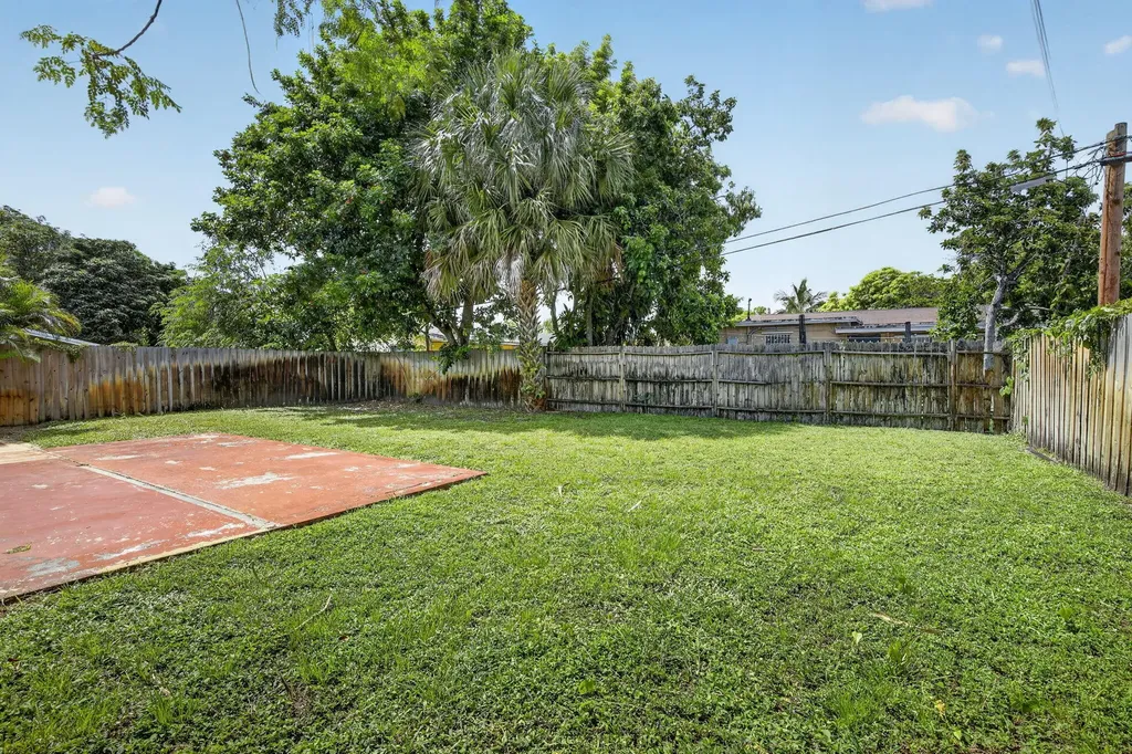 6281 NW 14th Court Sunrise FL 33313