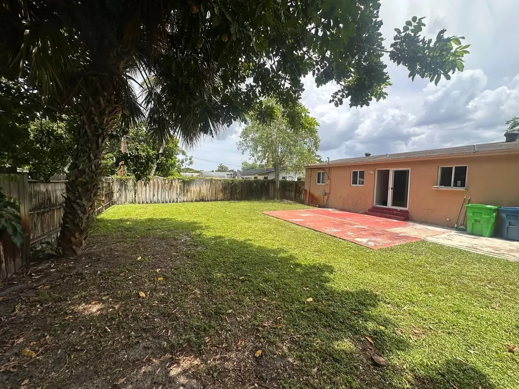 6281 NW 14th Court Sunrise FL 33313