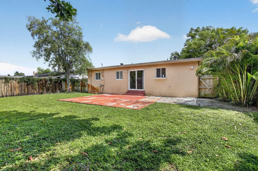 6281 NW 14th Court Sunrise FL 33313