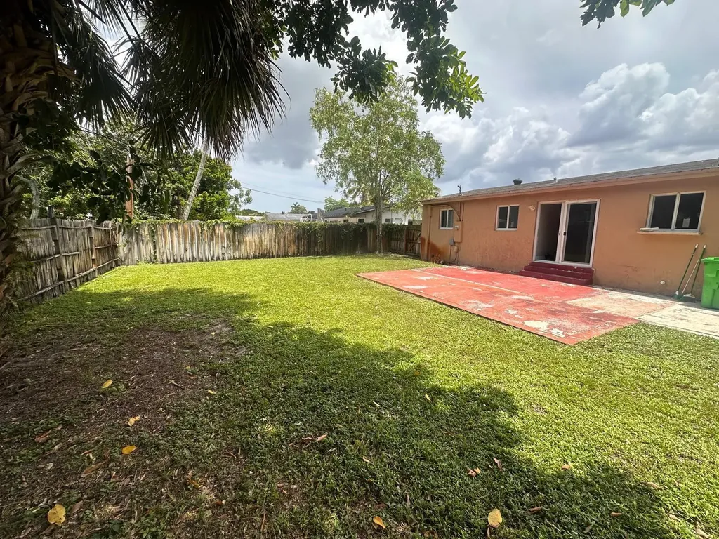 6281 NW 14th Court Sunrise FL 33313