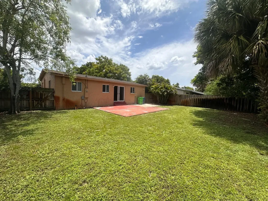 6281 NW 14th Court Sunrise FL 33313