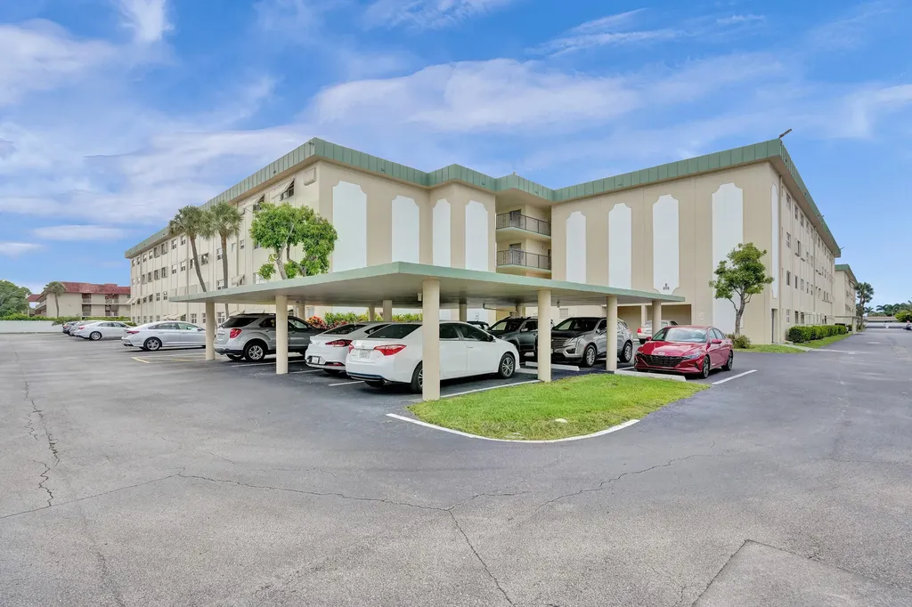 810 SE 7th Street Deerfield Beach FL 33441