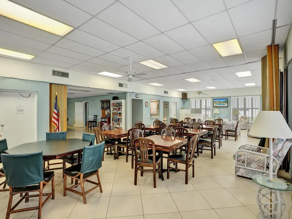810 SE 7th Street Deerfield Beach FL 33441