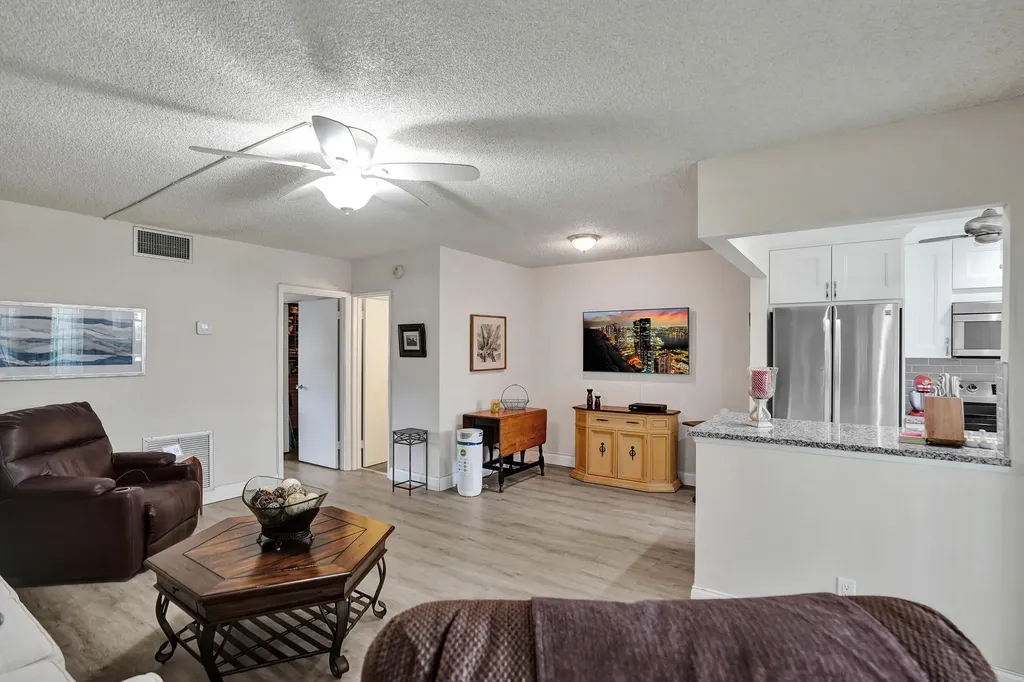 810 SE 7th Street Deerfield Beach FL 33441