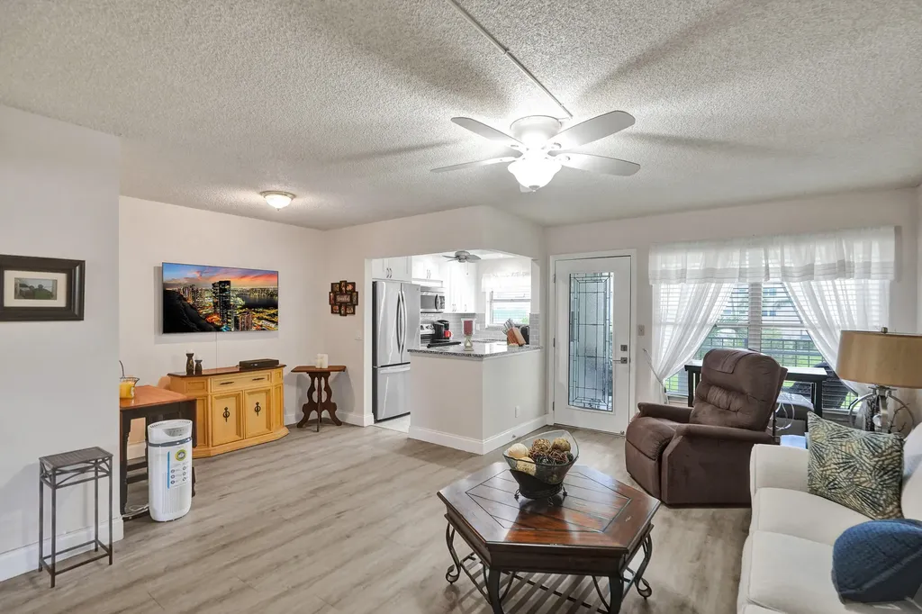 810 SE 7th Street Deerfield Beach FL 33441