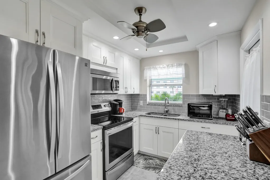 810 SE 7th Street Deerfield Beach FL 33441
