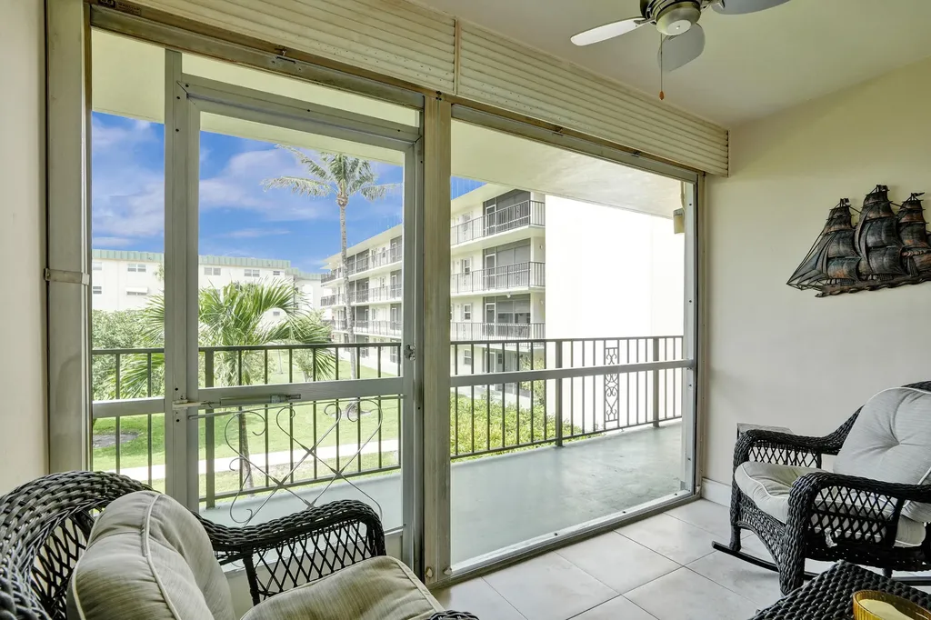 810 SE 7th Street Deerfield Beach FL 33441