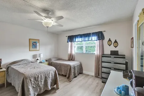 810 SE 7th Street Deerfield Beach FL 33441